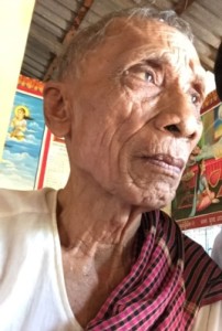 Speaking with VOA Khmer at a temple in his hometown, in Kamrieng district, Battambang province, Ta An, 83, said he is not concerned with proceedings from tribunal court, August 14, 2015. (Photo: Sok Khemara/VOA Khmer)
