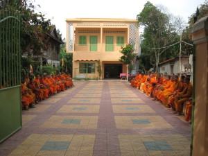 Alms Food Collection to 100 Monks ធើ្វបុណ្យរាប់បាត្រ១០០អង្គ